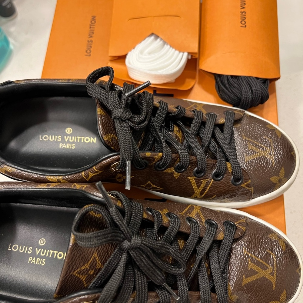Frontrow Sneaker - Picture 3 of 4